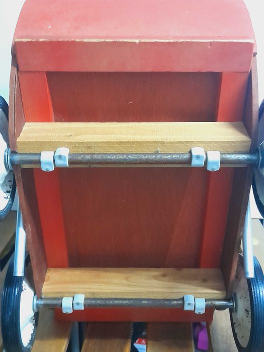 Carrinho de bebés de brincar