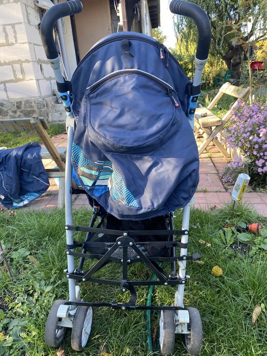Дитяча коляска під ремонт