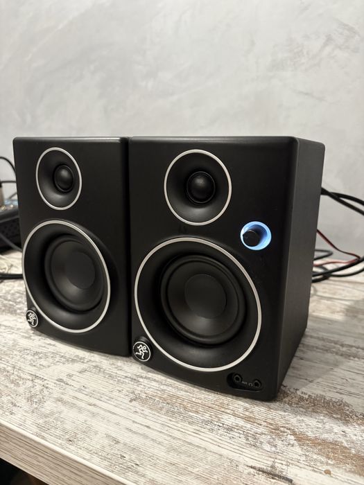 Студийные мониторы Mackie CR3