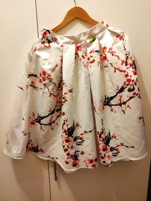 Saia cerimónia de cetim