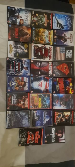 Dvds colecao, 23 unidades praticamente novos, alguns ainda seleados