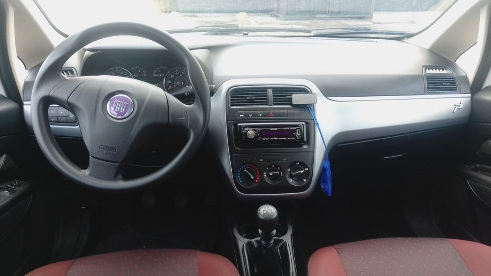 Продам Fiat Grand Punto  2009 1.4 бензин