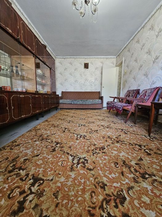 Продаж 2 - кімнатної квартири. вул. Генерала Радієвського