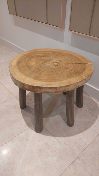 Mesa de apoio da AREA STORE - Teca Natural