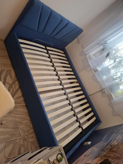 Łóżka sypialniane, tapicerowane