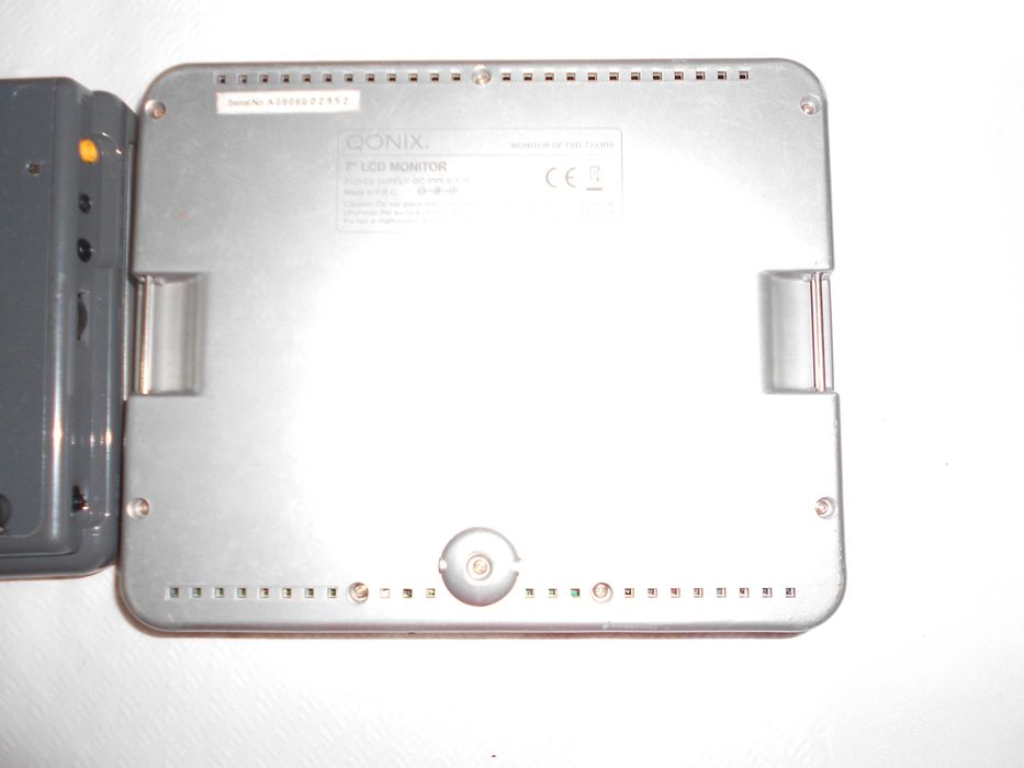 Dvd e monitor QONIX para carro ou casa