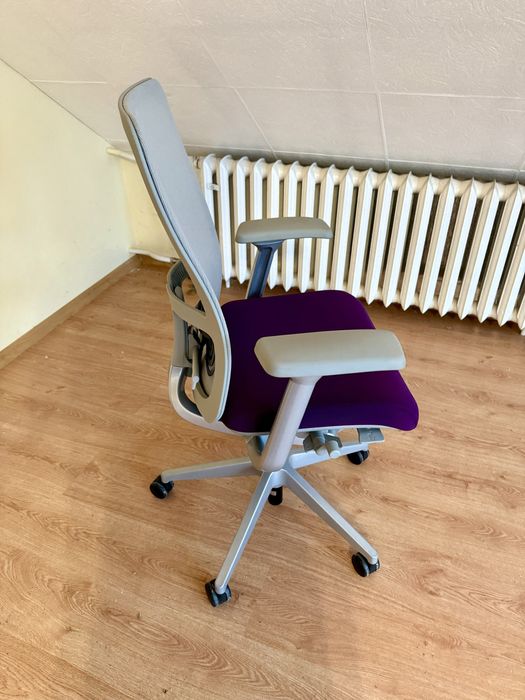 Krzesło fotel biurowy Haworth Zody stan idealny