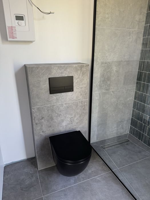 Caloroczny dom z kontenera morskiego