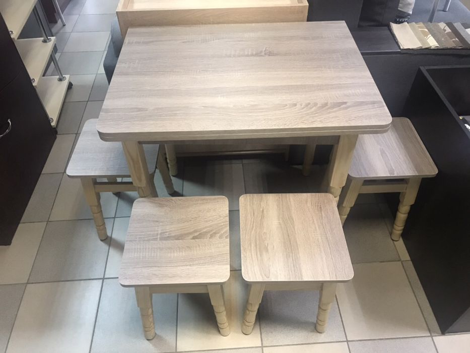 кухонный стол + табуреты