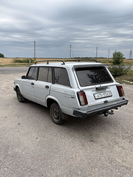 Автомобіль ВАЗ 2104