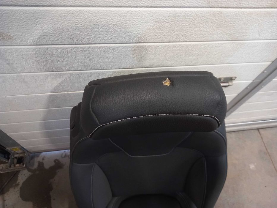 Fotel Prawy Pasażera Opel Adam Pół Skóra