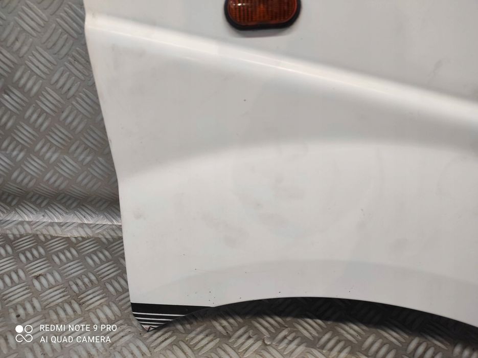 błotnik przedni prawy przód z demontażu opel vivaro a lift 2.0 dci 2014