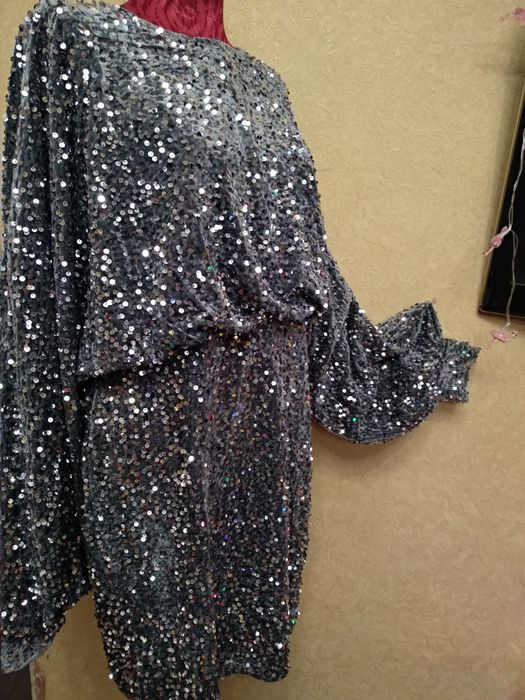 Платье Шикарное. Размер большой. 18/46/14