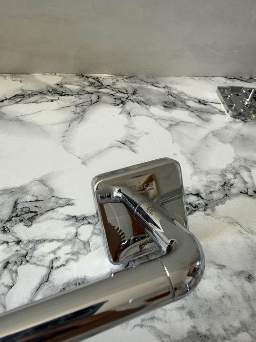 1 toalheiro 14 cm + 1 toalheiro 10 cm + porta rolos marca Roca
