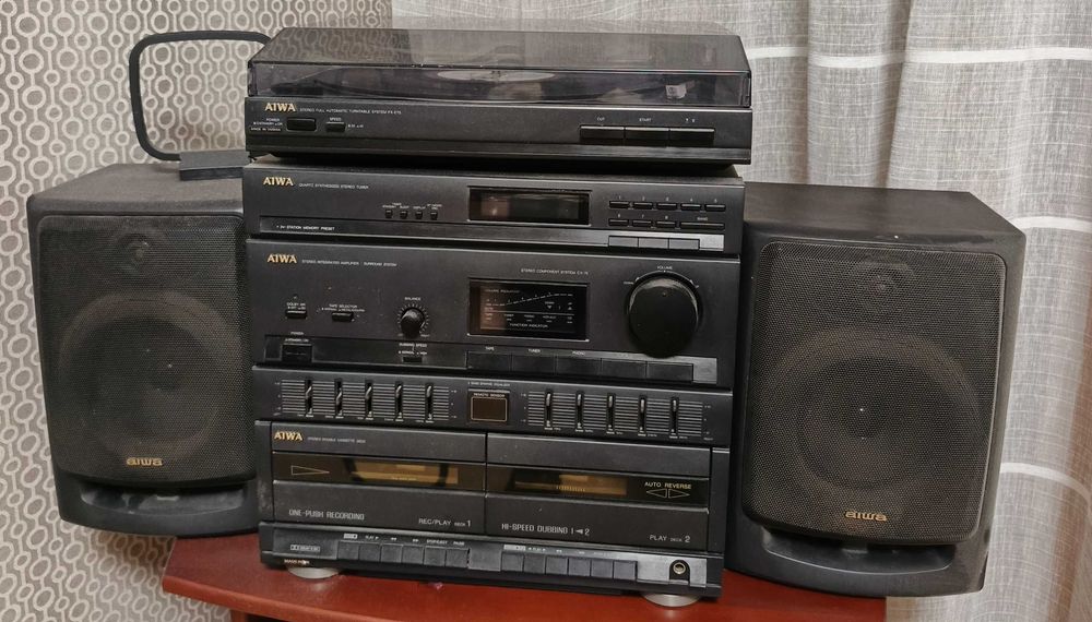 Продам музикальний центр AIWA