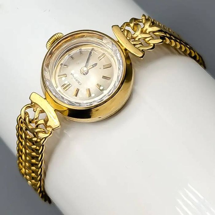 Relógio de senhora Certina em ouro 18 quilates; 22.22 gramas; 17cm