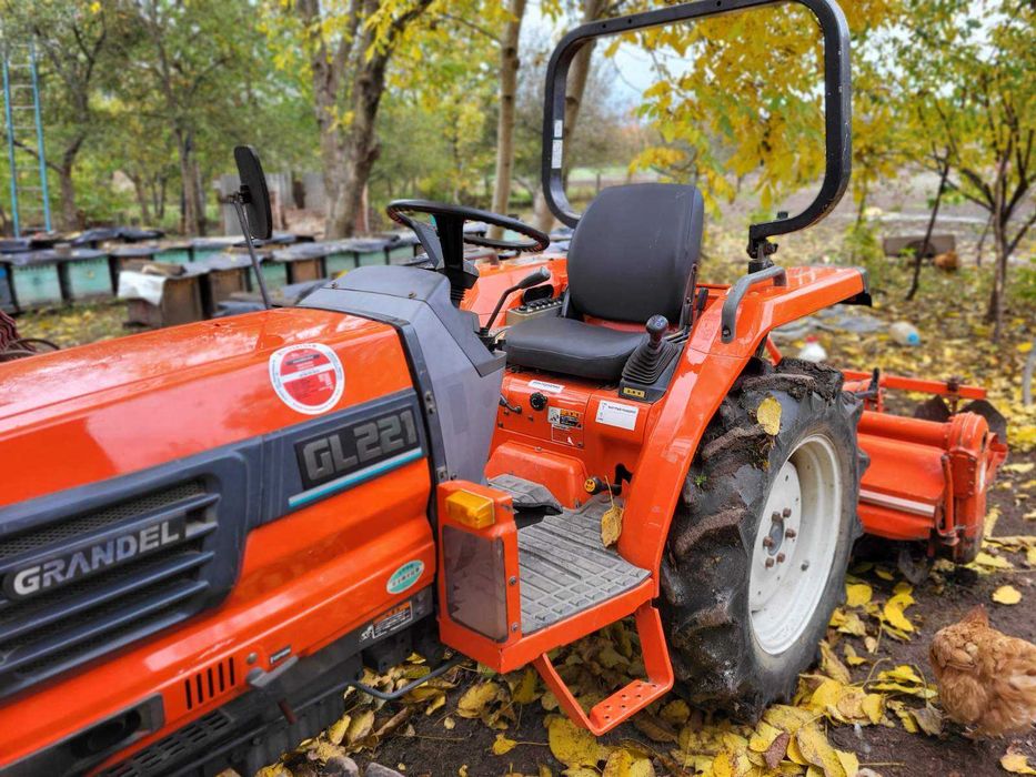 Тракторець Kubota GL221