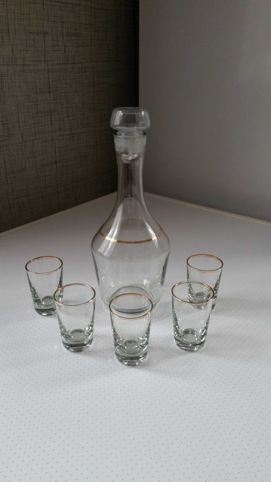 Графин и рюмки для наливки