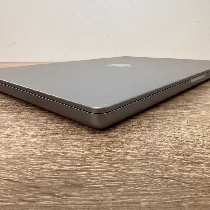 Macbook Pro 16" 2023 M2 Pro / 32Gb DDR5 / SSD 512Gb акб:92% (код: M1235)