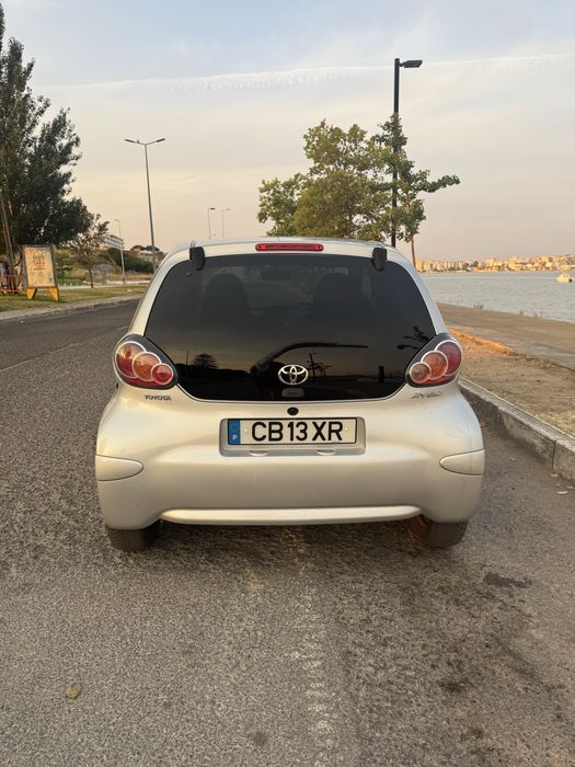 Toyota Aygo impecável
