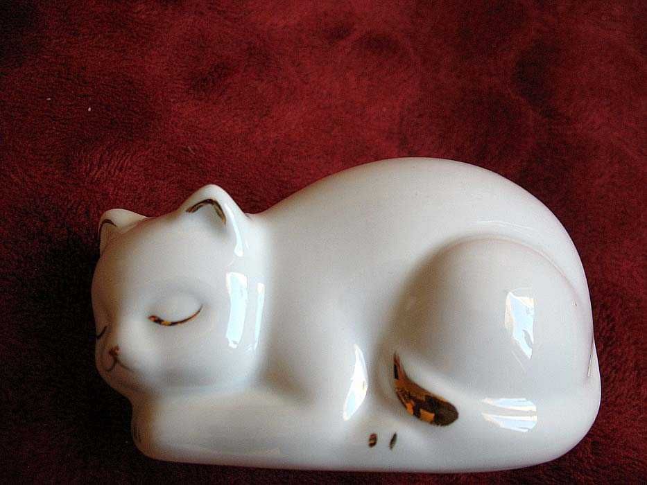 Kot - mały kotek z porcelany - Figurka - 5 x 10 x 5 cm