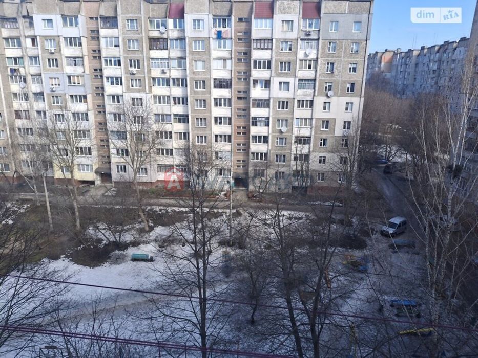 Продам 4к квартиру Озерна