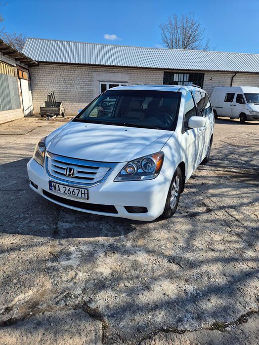 Honda Odyssey - gaz, hak, 8 osób - sprawdź!