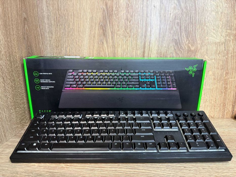 Klawiatura Razer ORNATA V3 Pudełko