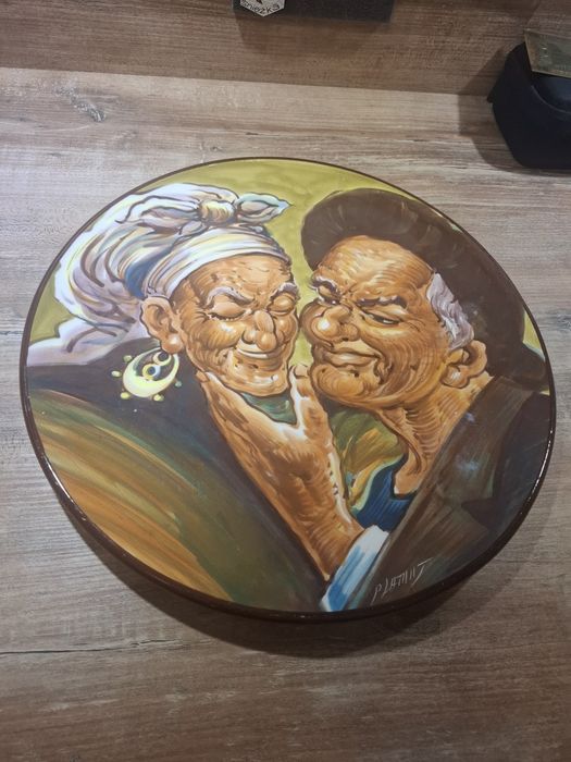 Talerz, plater malowany przez hiszpańskiego artystę Ismaela Blata.