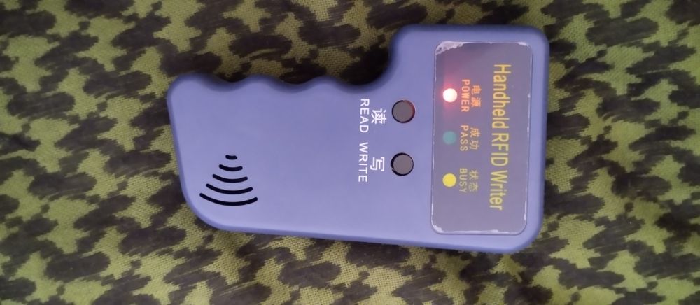 Дубликатом домофоных ключей 125 кГц