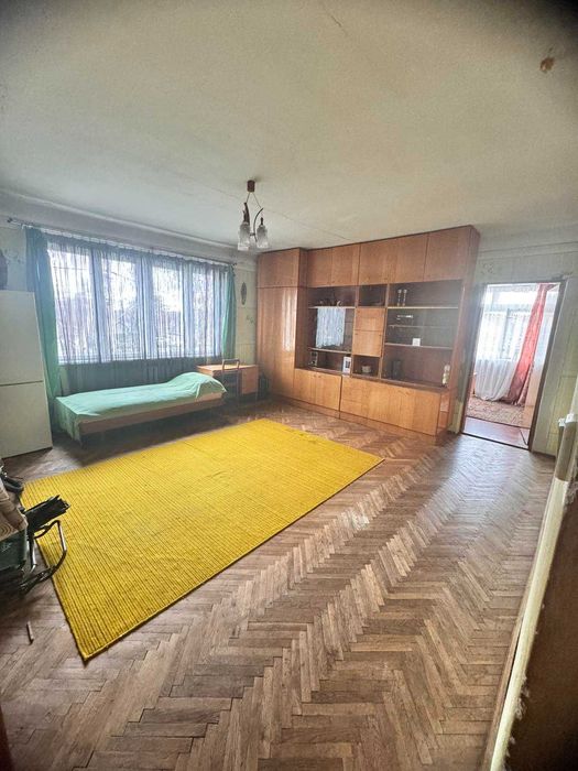 Продається просторий будинок в мальовничому місті Болехів