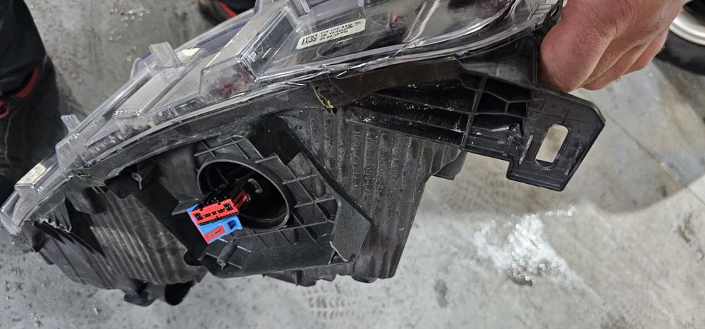 Óptica direita Ford mustang mach-e 2023