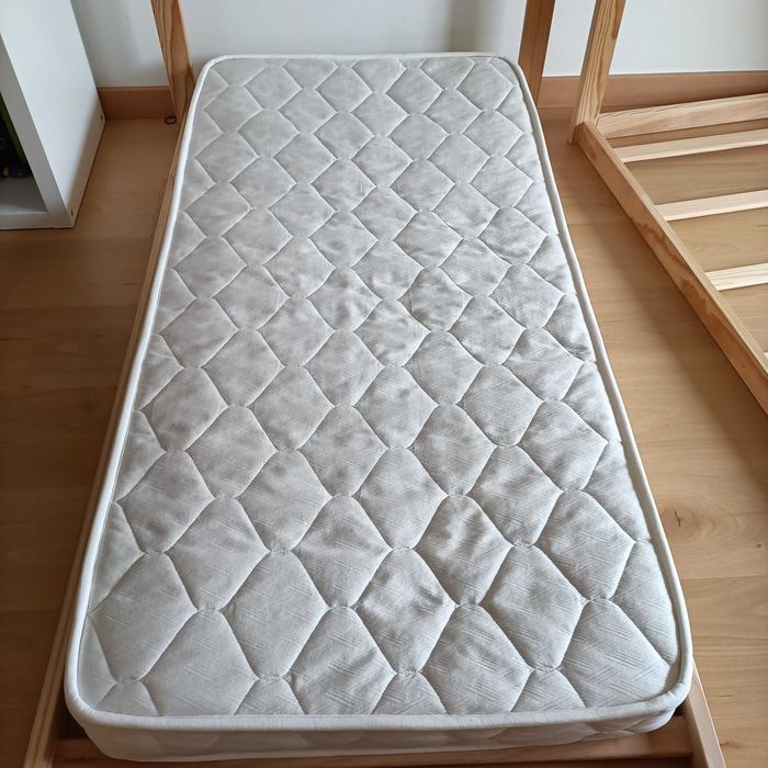 2 Camas com colchão de crianças espectaculares