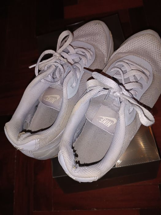 Tênis Nike invingor