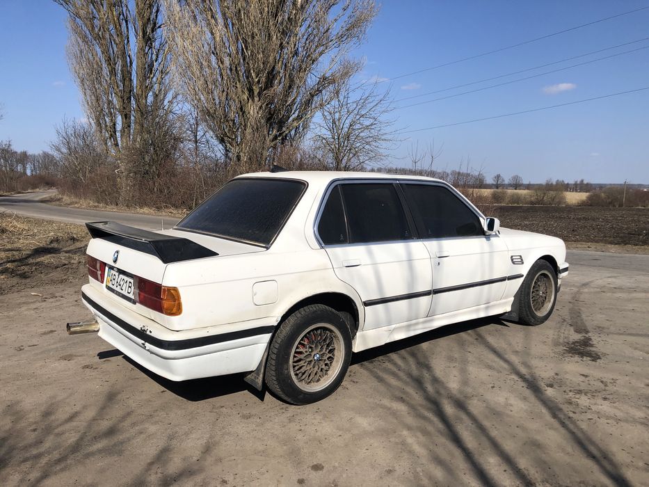 Продам bmw e30 1.8