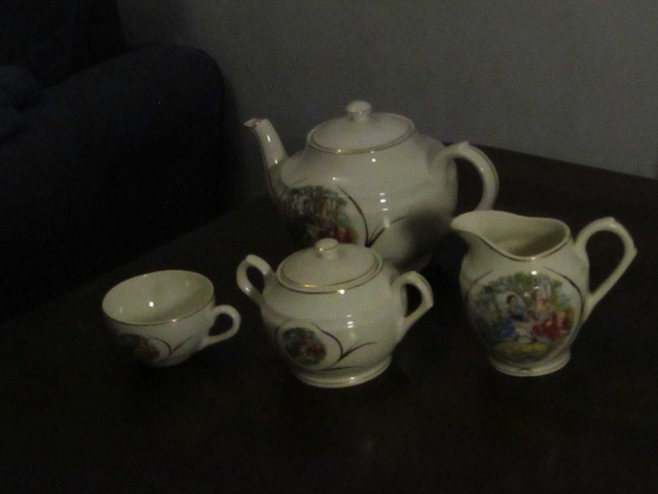 Conjunto de chá com leiteira da CESOL