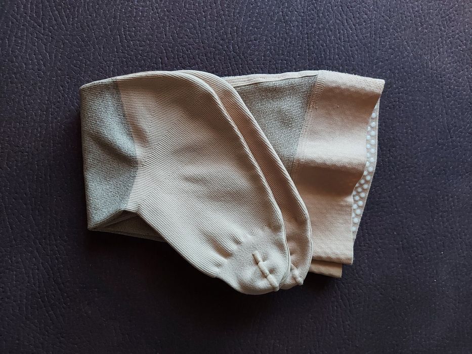 Beżowe wysokie skarpety uciskowe Mediven mondi CCL2