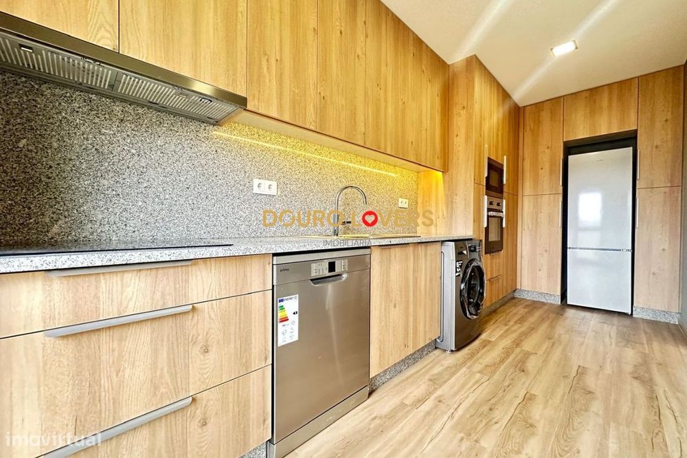 Apartamento T2 c/ varanda no Bonfim, Porto