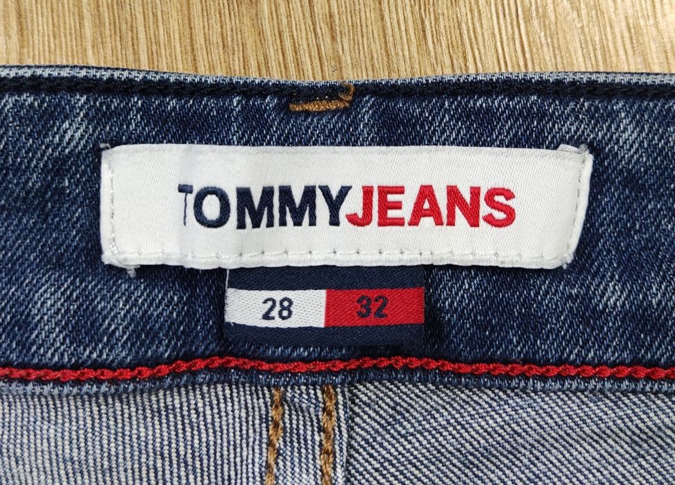 Tommy Jeans Scanton Slim damskie spodnie jeansowe w rozmiarze M - W28