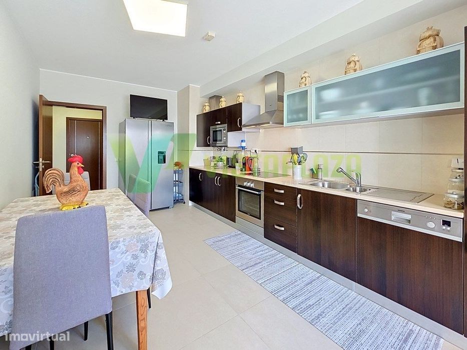 Apartamento T3 na Praia da Rocha com Piscina Panorâmica e Estaciona...