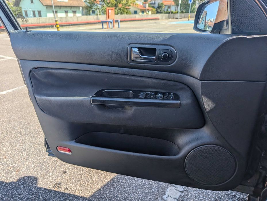 Golf 1.9 revisado em ótimo estado!