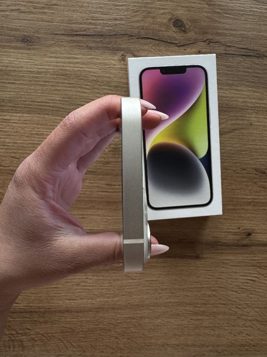 iPhone 14 з рідною коробкою