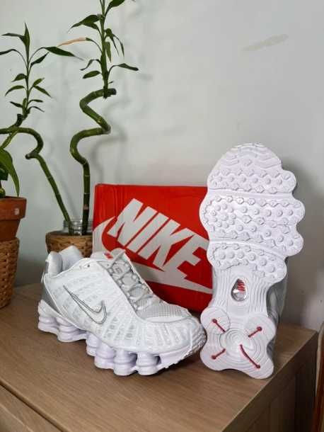 Białe trampki Nike TL, rozmiar 44
