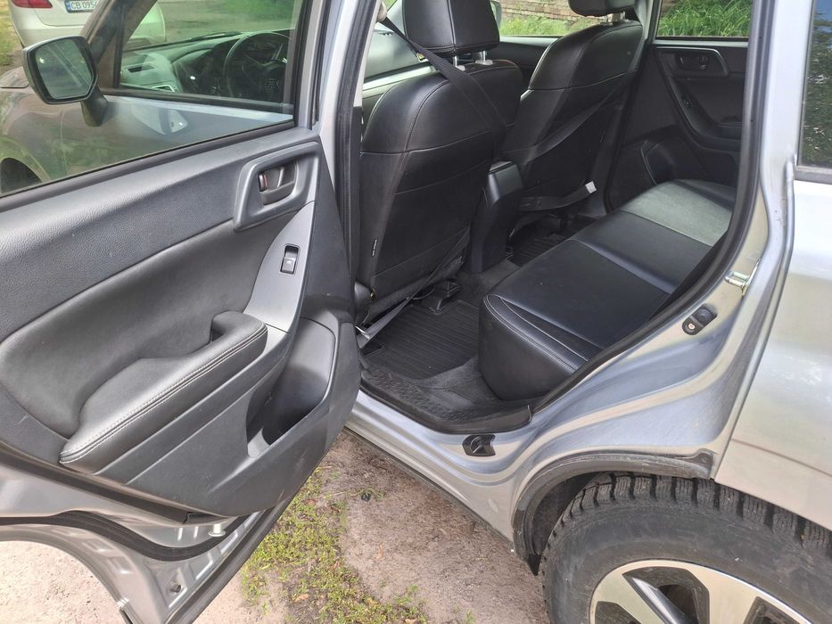 Subaru Forester 2016 рік