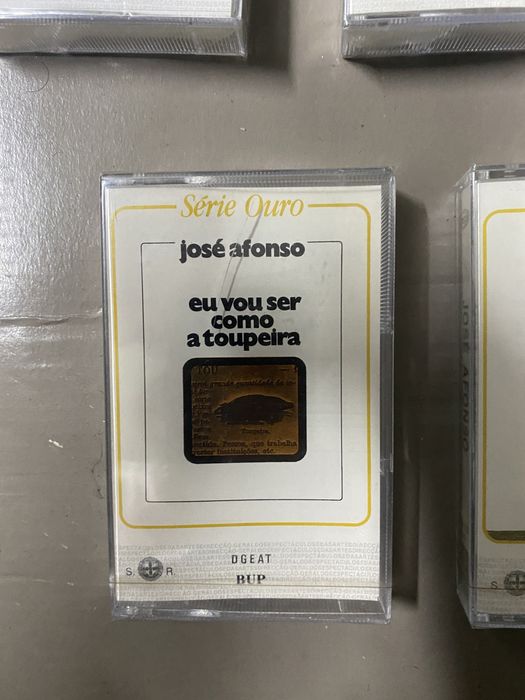 Cassetes Zeca Afonso antigas
