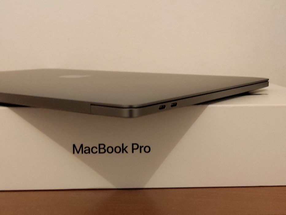 MacBook Pro 2019 I9 Touchbar