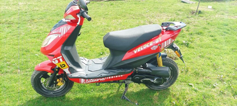 Продам скутер 600$ торг