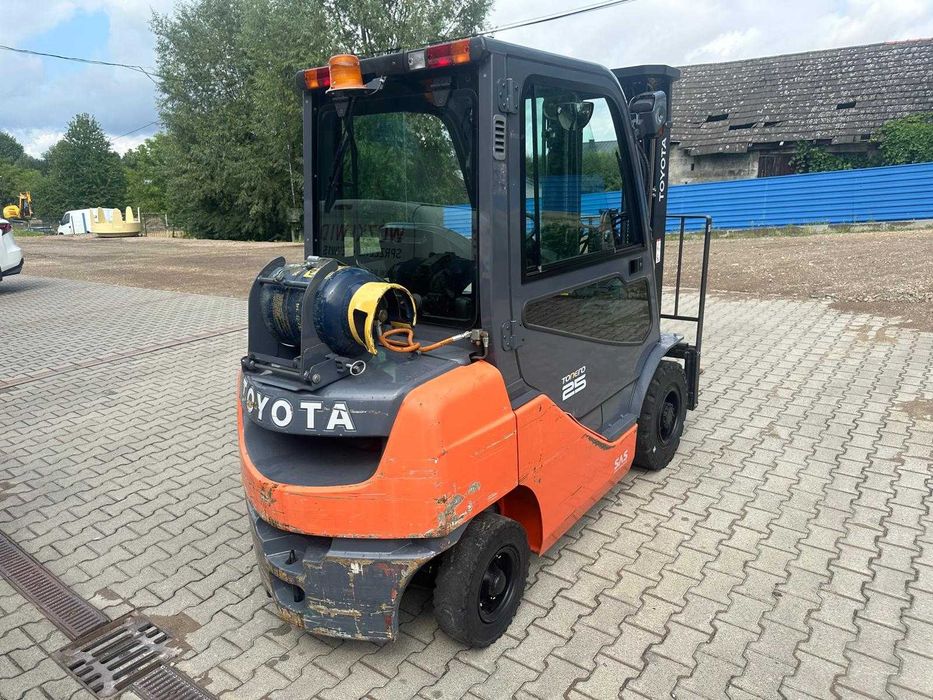 Wózek widłowy Toyota 02-8FGF25, 2,5t, LPG, 2015, Triplex 4,7m, 1630mth