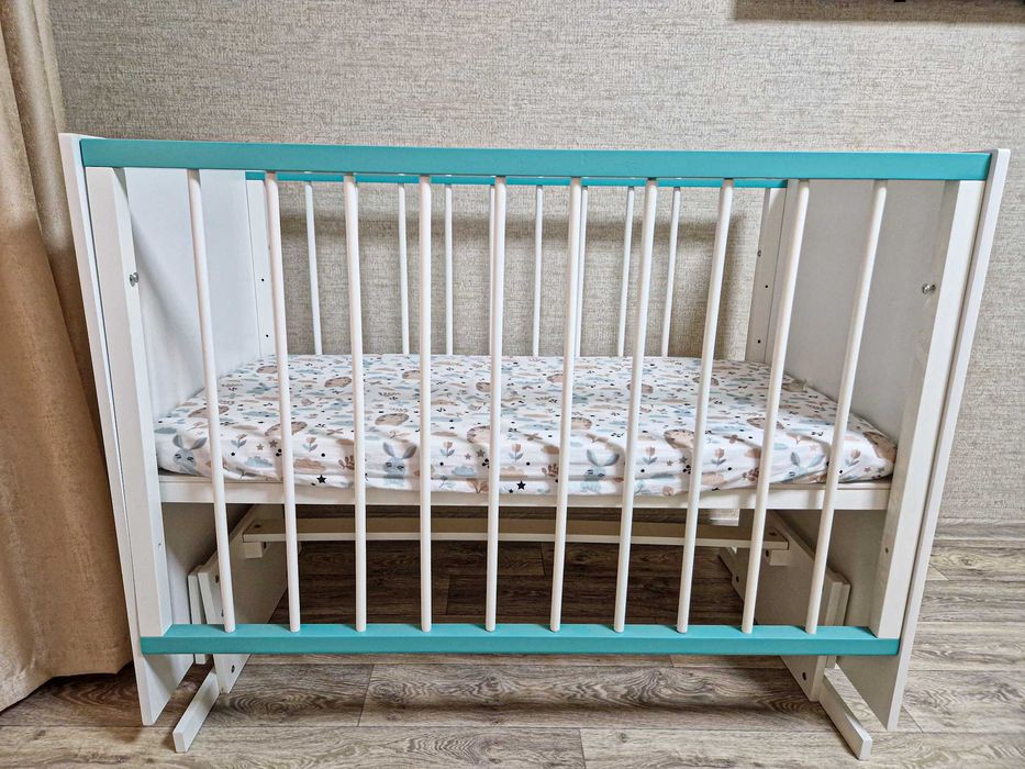 Абсолютно нове дитяче ліжечко