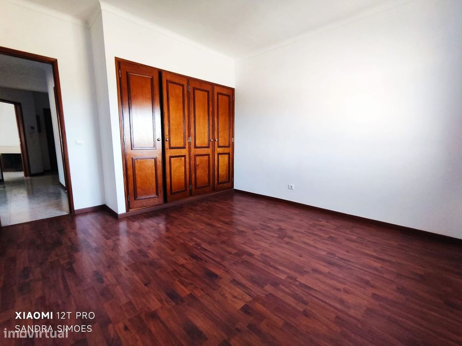 T2 em Corroios, pronto a habitar por 950€